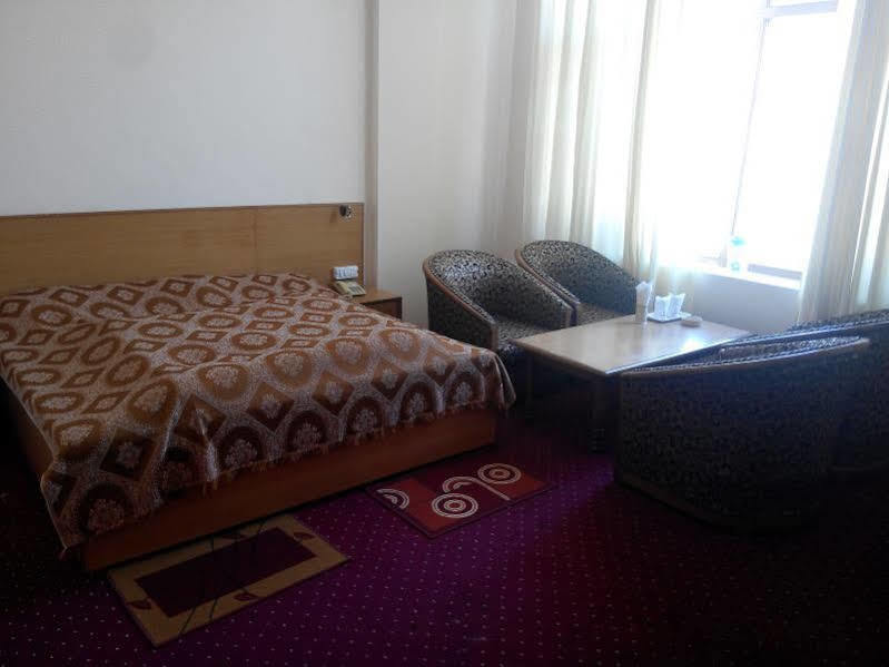 Hotel Mount View Pahalgam Exterior photo